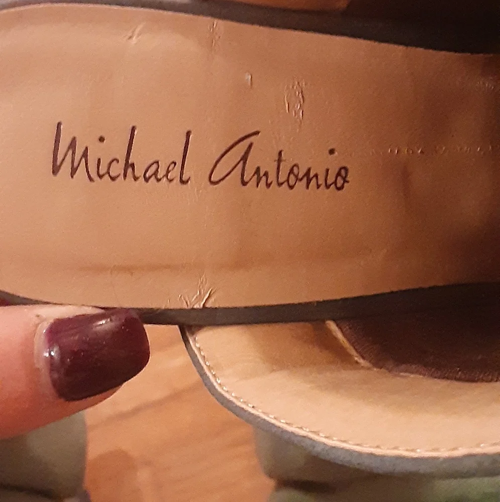 Blue heels by Michael Antonio - Picture 5 of 6